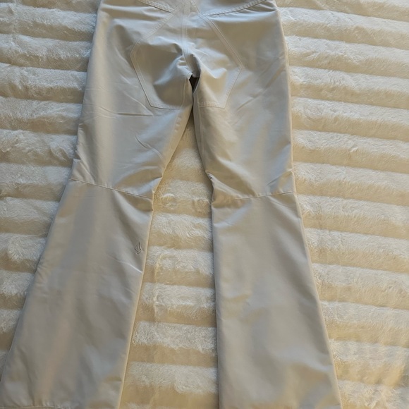Volcom women’s ski pants size XS.  Fits like a size 2. - Picture 3 of 6